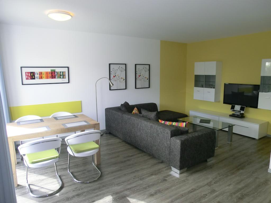 Kleeblatthaus Putbus Ruegen Apartment Bagian luar foto